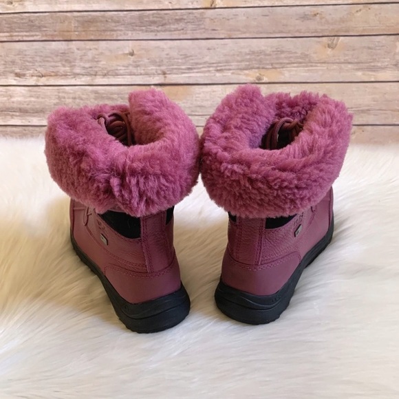 UGG Adirondack Boot III Velvet Waterproof - Picture 6 of 8